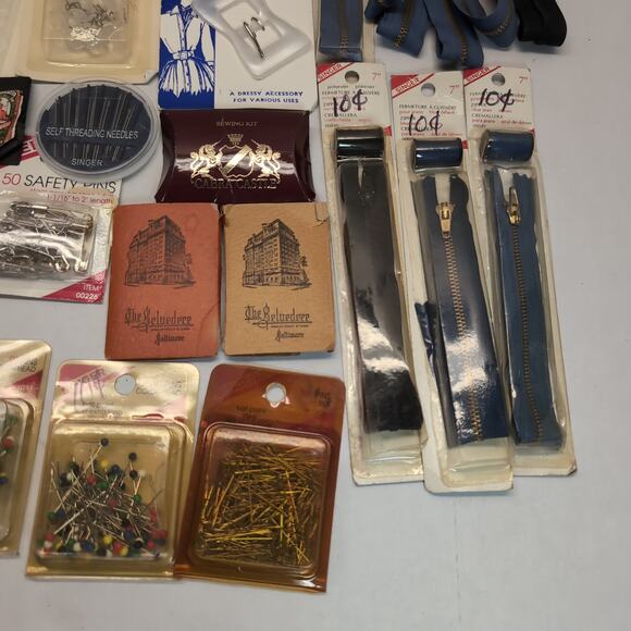 Vintage Sewing Notions Lot Zipper Button Needle Snap Pin Scissors - Picture 11 of 13